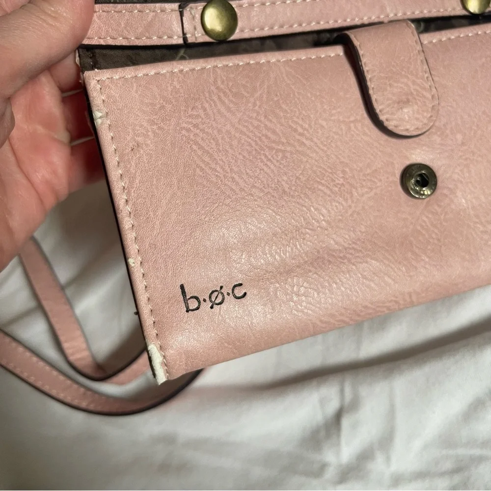 B.o.c. Pastel Pink Tooled Leather Crossbody Wallet Snap - Picture 5 of 9